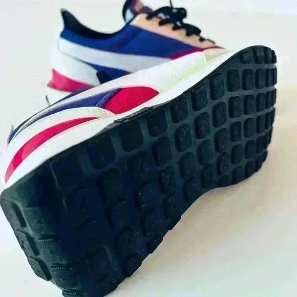 Womens PUMA Future Rider FV Athletic Shoe in a size 6.5. - Picture 7 of 9